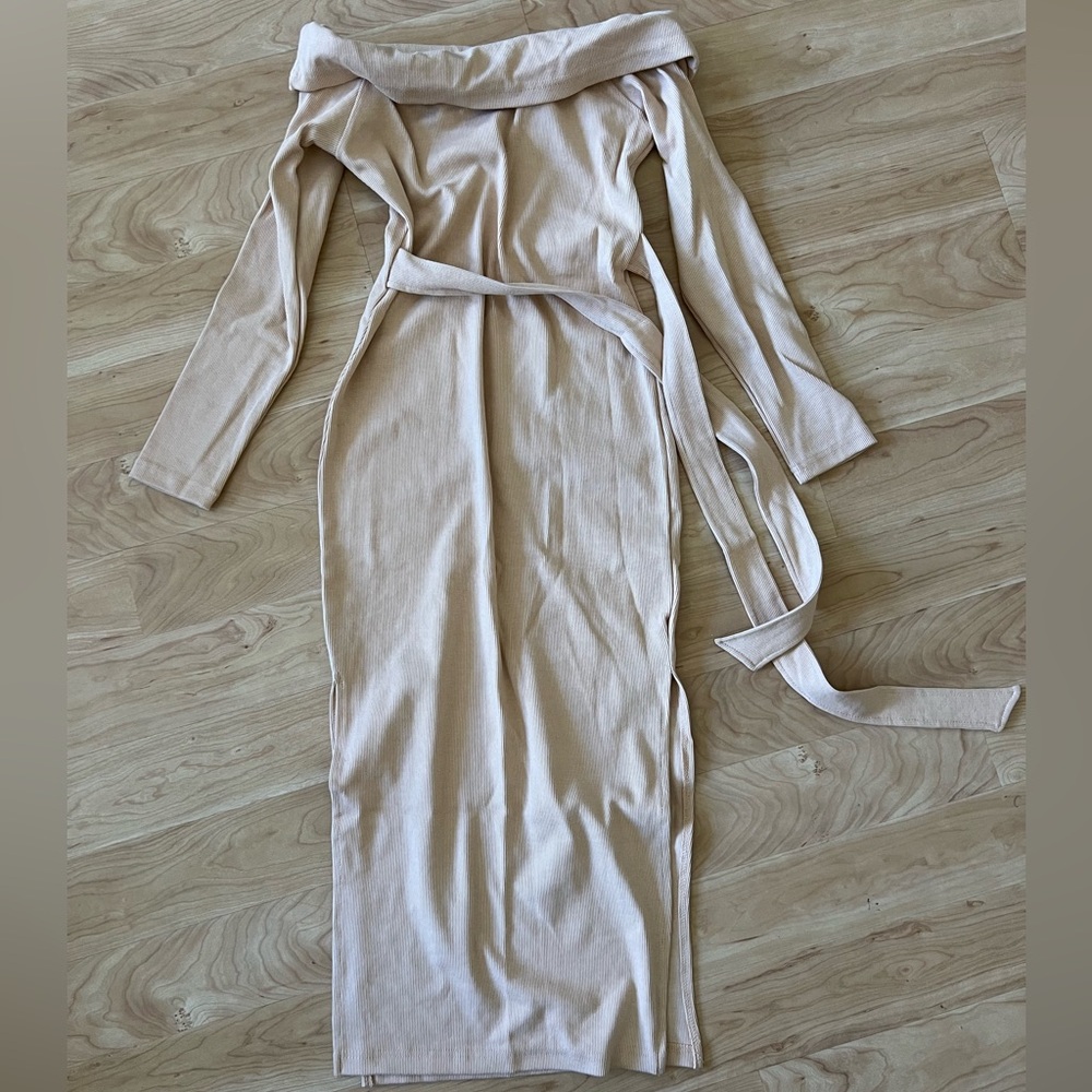 Elegant Maternity Cream Midi Dress